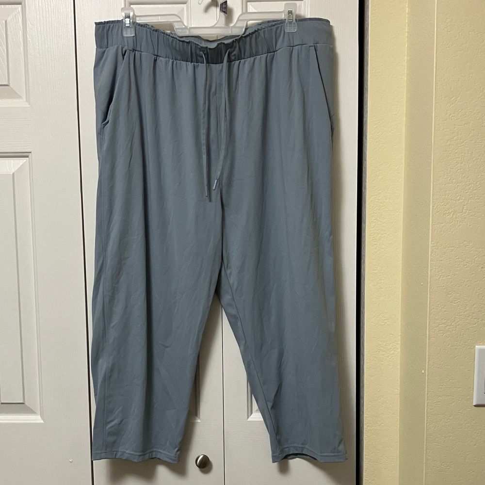 32 Degrees Gray Capris - image 1